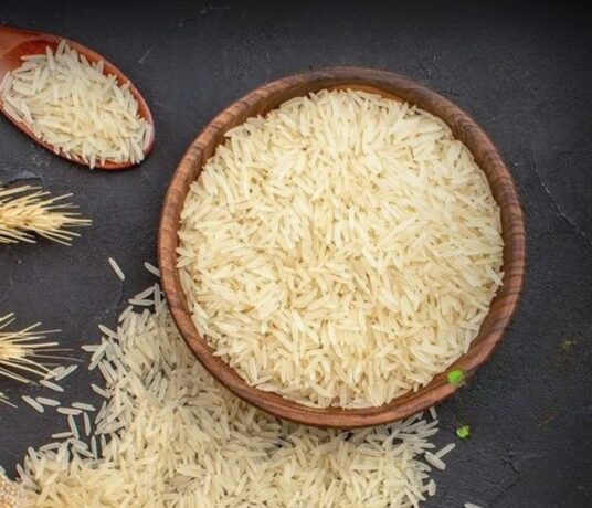 Bowls of basmati and non-basmati rice
